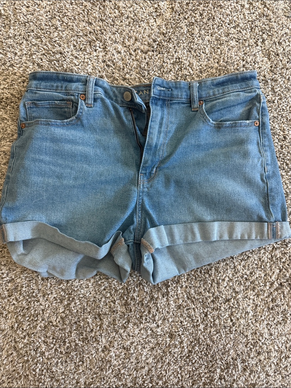 American Eagle Mid-Rise Light Blue Denim Roll-Cuff Women's Stretch Shorts Plus